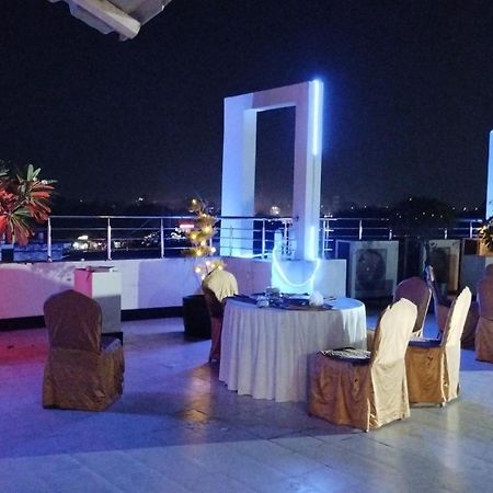 Grand Pearl Hotel & Banquet ラクナウ エクステリア 写真